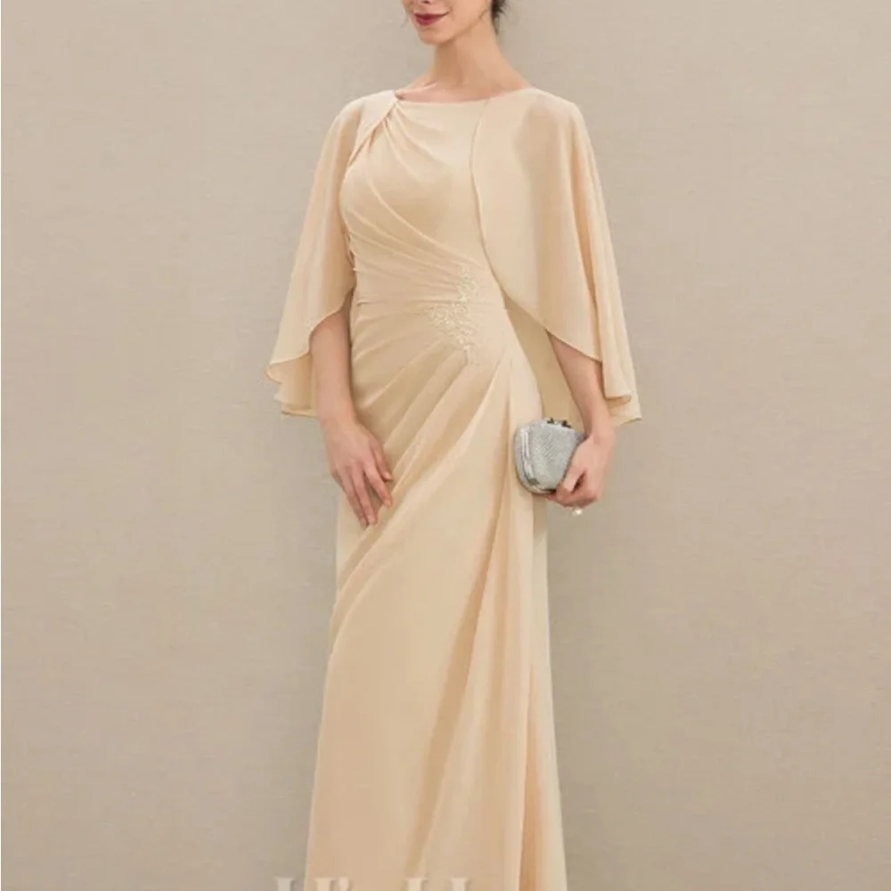 Chic Cream Wedding Dress with Elegant Draping JJ’s House - Picture 3 of 3